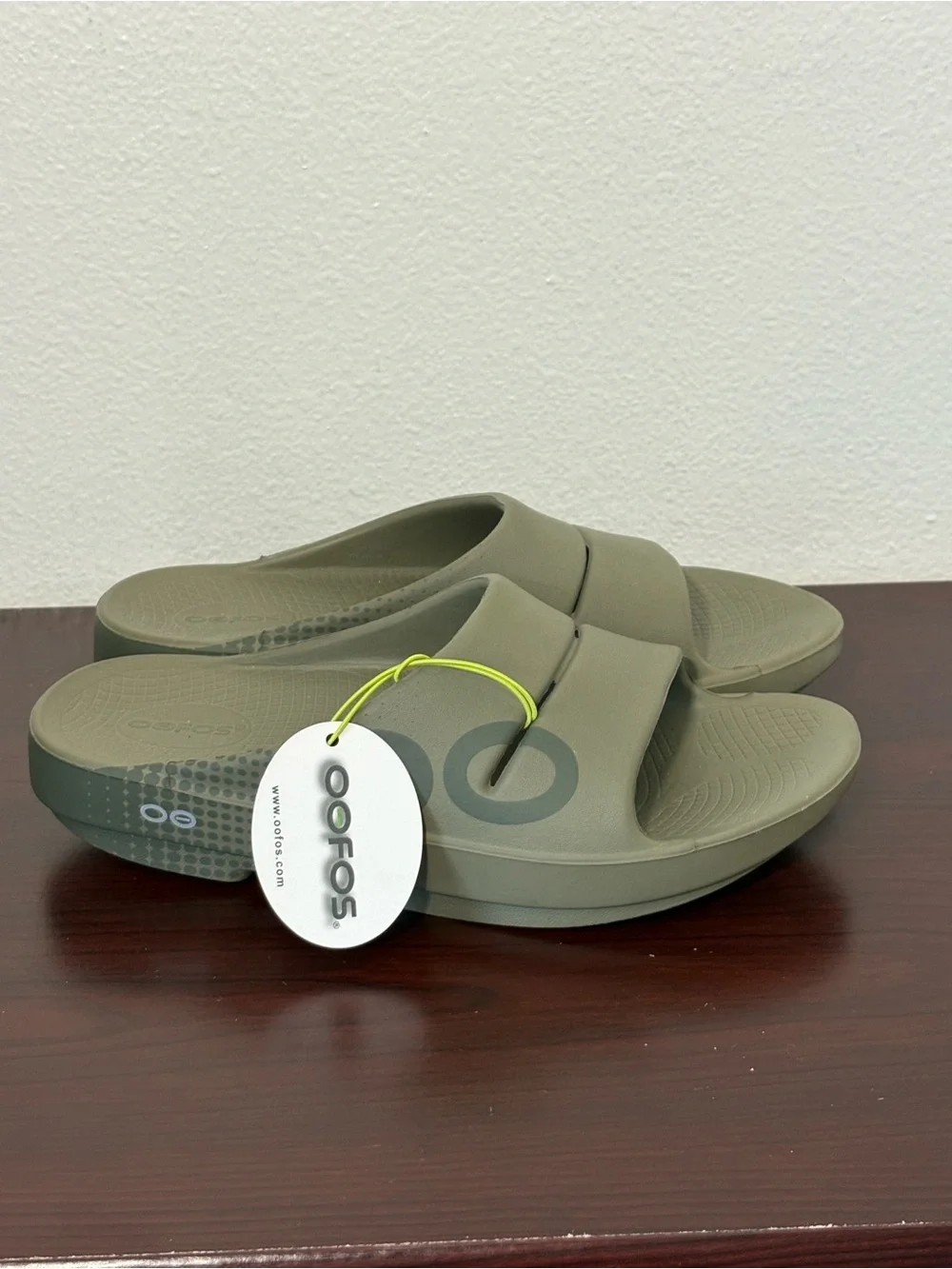 OOFOS OOahh Sport Slide Recovery Sandals - Brand New M8/W10 Tactical Green